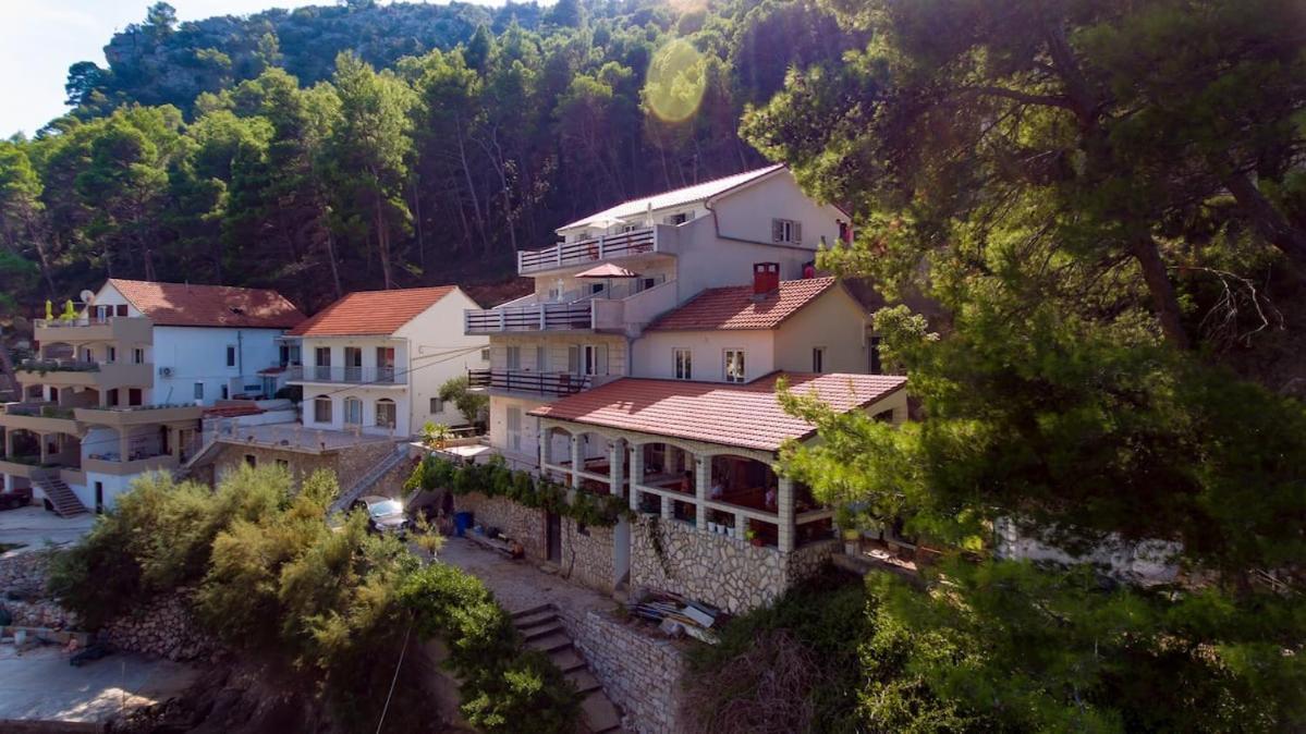 Villa Mateljan Zastražišće Exterior foto