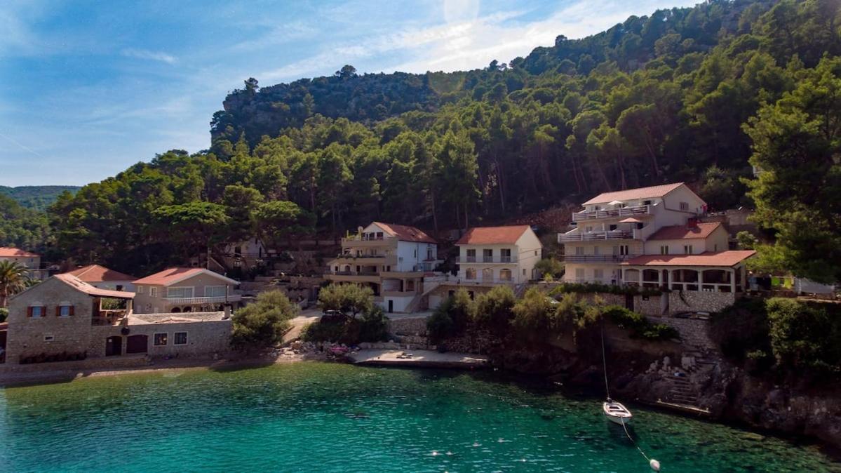 Villa Mateljan Zastražišće Exterior foto