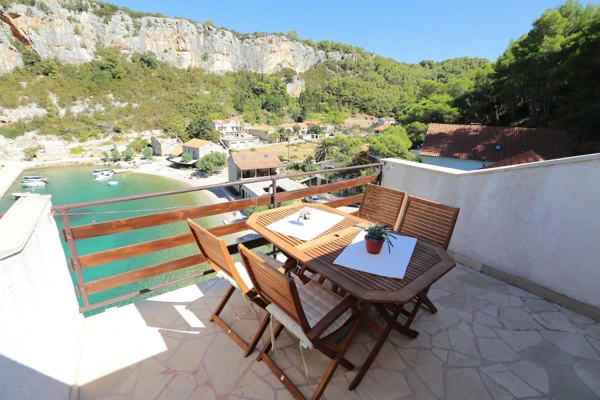 Villa Mateljan Zastražišće Exterior foto