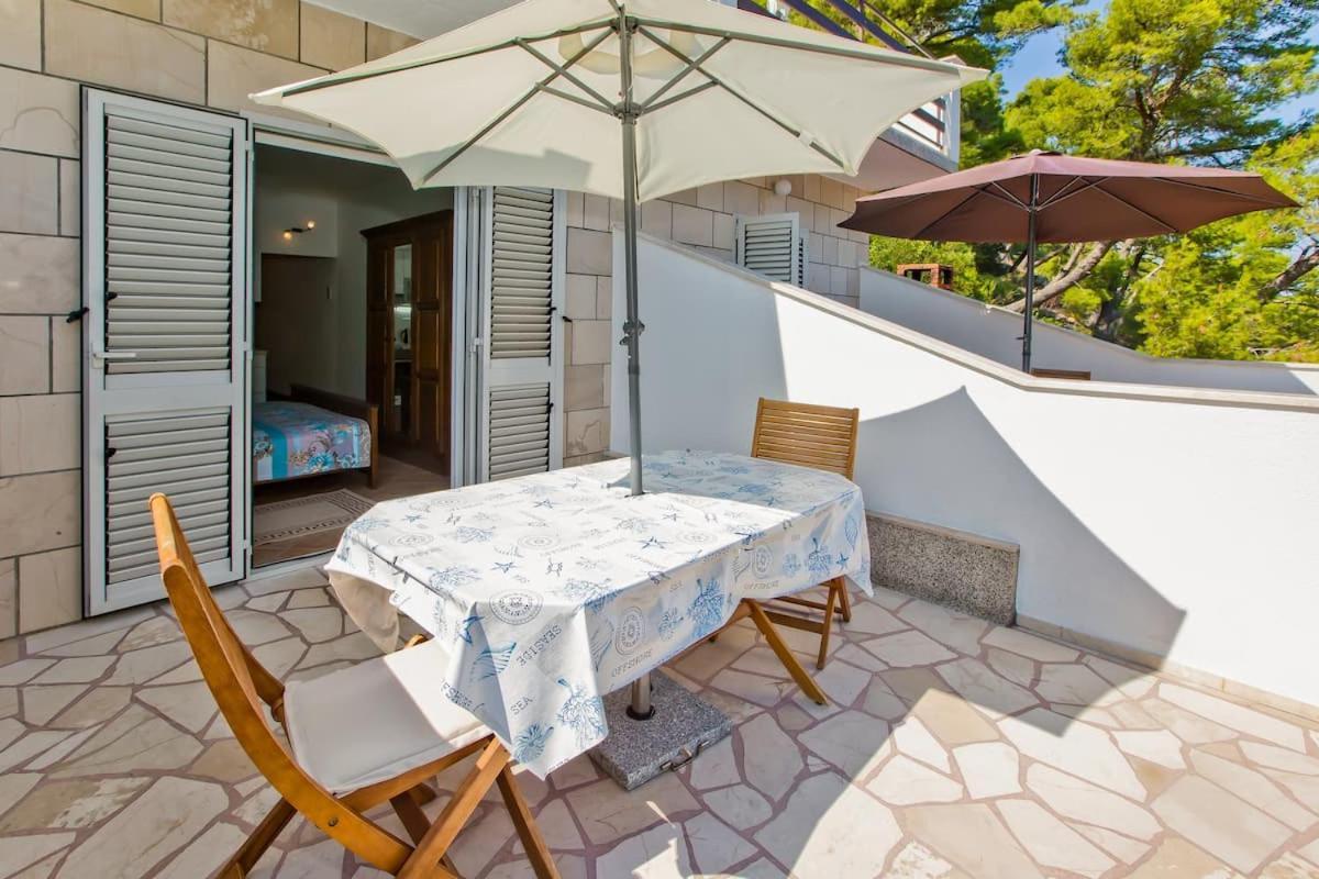 Villa Mateljan Zastražišće Exterior foto