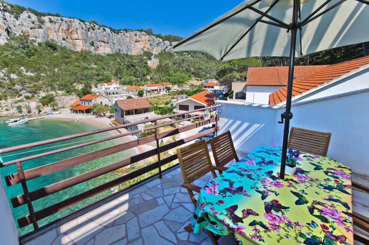 Villa Mateljan Zastražišće Exterior foto