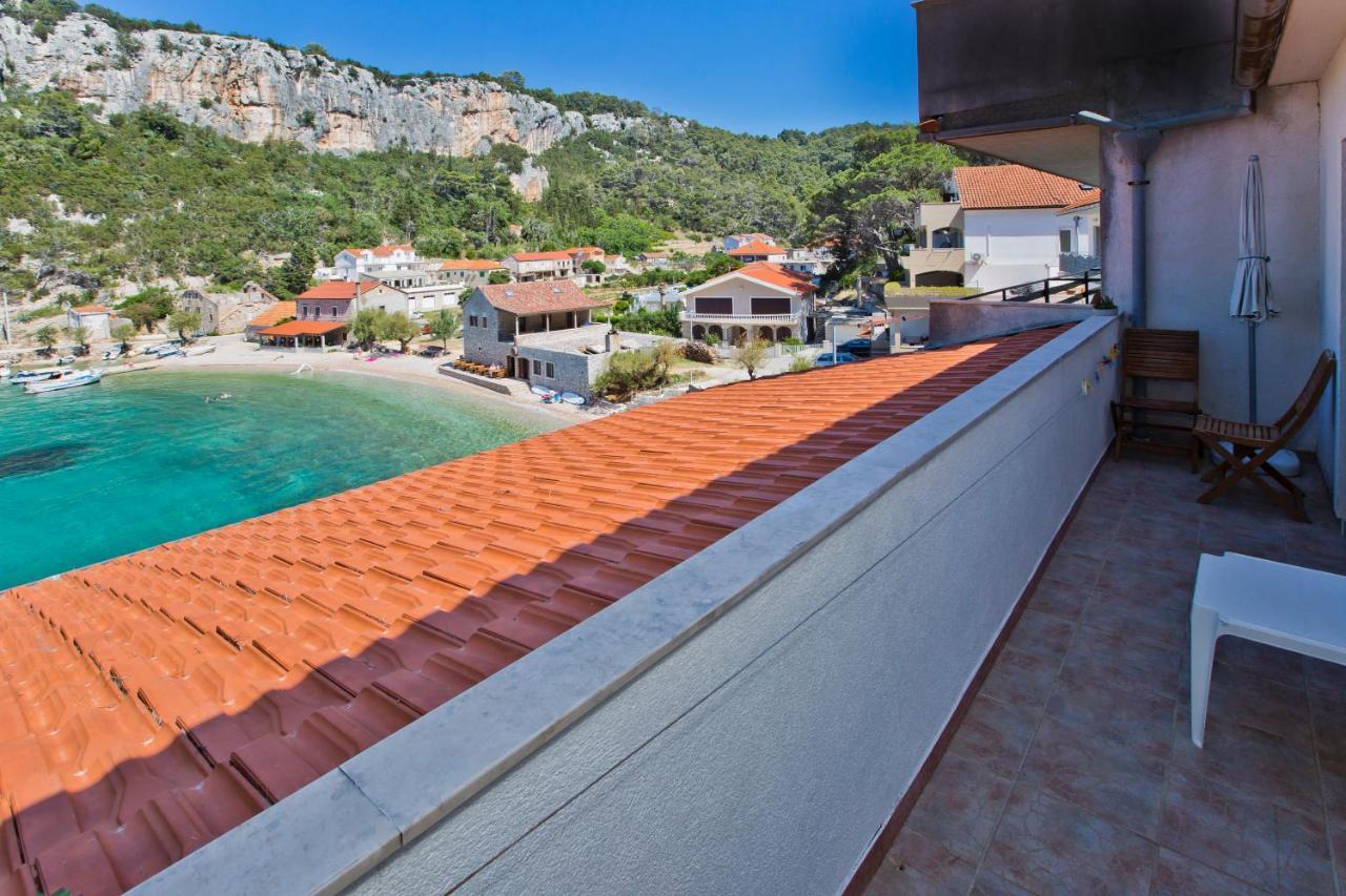 Villa Mateljan Zastražišće Exterior foto