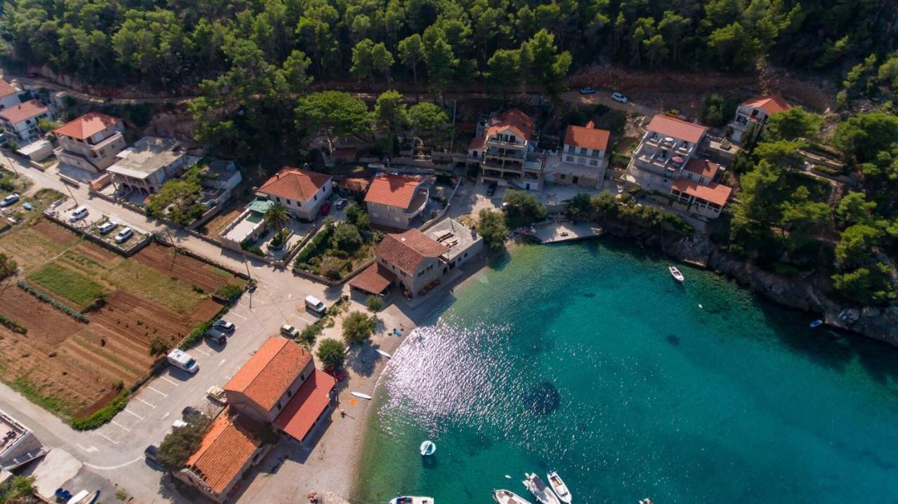 Villa Mateljan Zastražišće Exterior foto