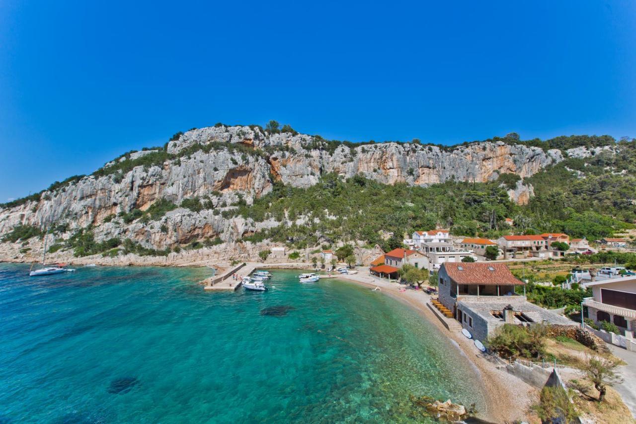 Villa Mateljan Zastražišće Exterior foto